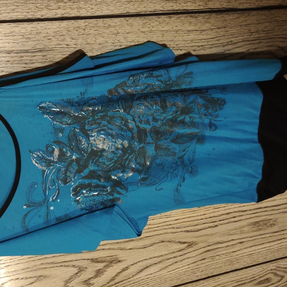 Off the shoulder teal tshirt